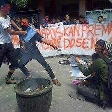 Mahasiswa STAIN Kediri Demo Tolak Aksi Premanisme Seorang Dosen
