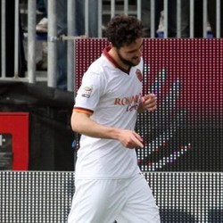 Pukul Bek Cagliari, Destro Diskors Tiga Pertandingan