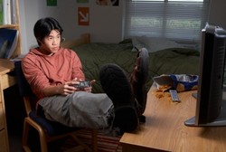 Emosi dan Agresif Setelah Main Video Game? Mungkin Ini Sebabnya