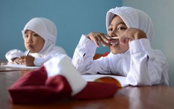 Partai Sayap Kanan Prancis Larang Sekolah Sajikan Makanan Halal