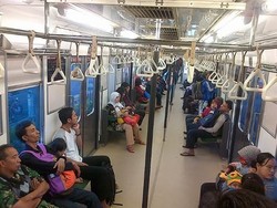 Biasanya Penuh Sesak Penumpang, Begini Kondisi KRL Saat Libur Coblosan