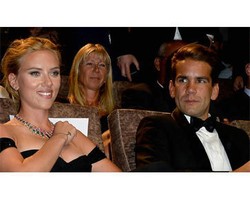 Scarlett Johansson Ngaku Lebih Nyaman Pacaran dengan Jurnalis