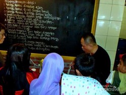 Usai Nyoblos, Ajak Keluarga ke Rumah Tahu Susu Lembang