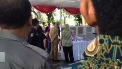 Try Sutrisno Nyoblos di TPS Jokowi
