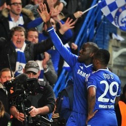 Mourinho Menembus Area Tengah PSG dengan 3 Striker