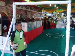 Warga Medan Antusias Datang ke TPS Demam Bola