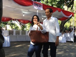 Saat Jokowi-Ical Saling Puji Usai Nyanyi Darah Muda