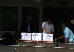 Ditanya Pilih Apa, Fathanah Bercanda: Saya Coblos Istri Saja