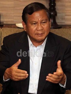 Prabowo Nyoblos Didampingi Fadli Zon, Ajak Warga Coblos Gerindra