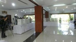 SBY dan Ibu Ani Nyoblos di TPS 06 Cikeas