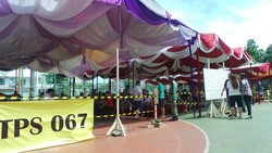 Tenda TPS Ahok Mencoblos Meriah Berwarna-warni