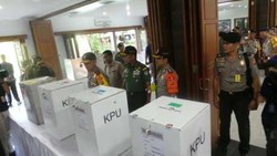 Kapolda Jabar dan Pangdam Siliwangi Cek Persiapan di TPS SBY