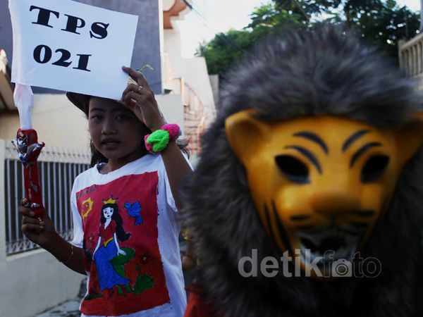 Anak-anak Ajak Warga ke TPS