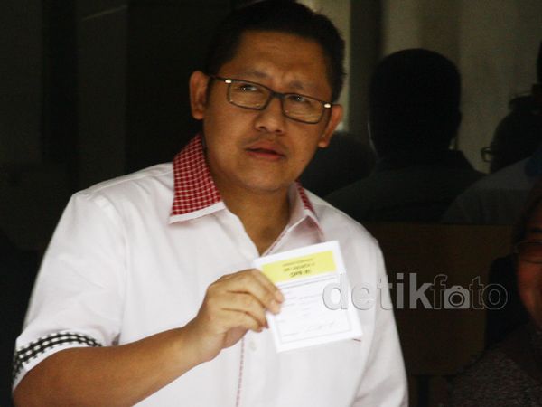 Anas Nyoblos di TPS KPK