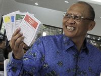 Pramono Edhie Nyoblos