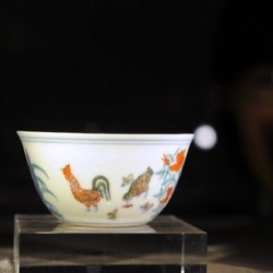 Cetak Rekor, Mangkuk Teh Berumur 5 Abad Laku Rp 360 Miliar