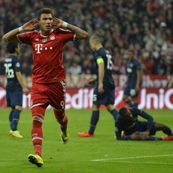 Taklukkan MU, Bayern ke Semifinal