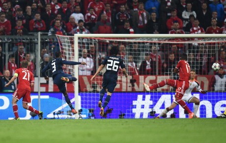 Gol Evra Jadi Titik Balik Kemenangan Bayern