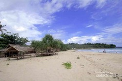Pantai Legon Pari, Si Perawan dari Sawarna