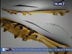 Balutan Emas Pada Sepatu Baru CR7