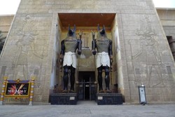 Roller Coaster Lawan Mumi di Universal Studios Singapore