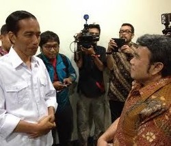Jokowi Bertemu Rhoma, Saling Lempar Senyum dan Tanya Kabar