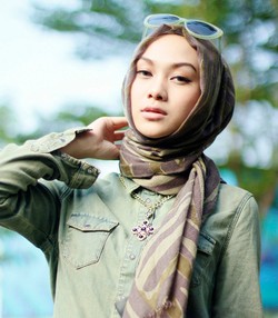 Tips Cantik dengan Riasan Wajah Natural Ala Indah Nada Puspita