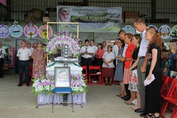 Bob Sang Pilot Asal AS Dimakamkan di Jayapura, Keluarga: Kami Cinta Papua