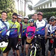 Jumat Pagi, Jokowi Gowes Bareng Kru TV ke Balai Kota