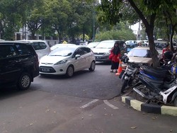 Jelang Siang, Bundaran HI Macet dari Segala Penjuru