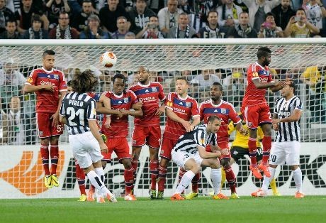 Pirlo, Si Spesialis Tendangan Bebas