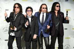 Kiss Reuni di Pelantikan Rock and Roll Hall of Fame 2014