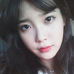 IU Kembali ke Nge-tweet Setelah Insiden Salah Upload Foto Eunhyuk SuJu