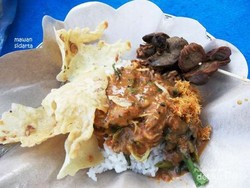 Akhir Pekan di Sidoarjo, Coba Nasi Pecel Mbak Tien