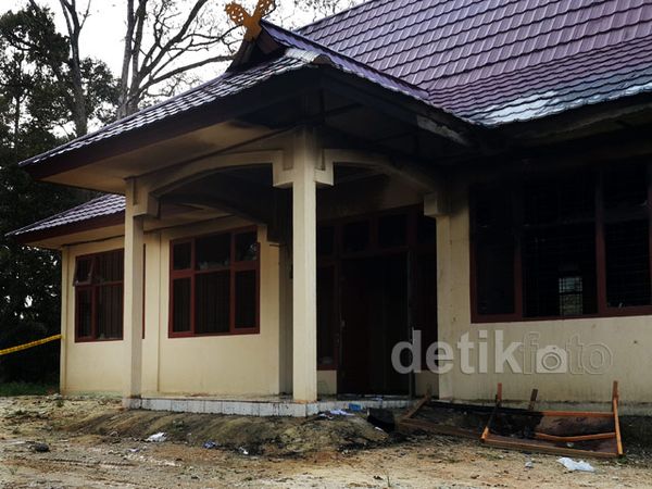 Kantor Desa di Kampar Riau Dibakar Massa