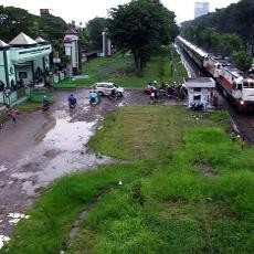 Risma Pastikan Pembebasan Lahan Frontage Road Sisi Barat Segera Tuntas