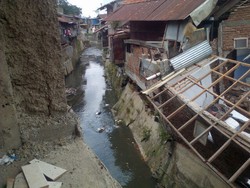 6 Rumah Ambruk, 10 Kepala Keluarga Kehilangan Tempat Tinggalnya