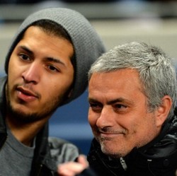 Dukungan Spesial Fans Chelsea untuk The Special One