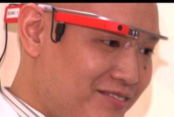 Pertama Kali! Dokter Menggunakan Google Glass di Ruang Gawat Darurat