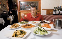 Pelopor Food Blogger Steven Fat Guy Shaw Meninggal Dunia