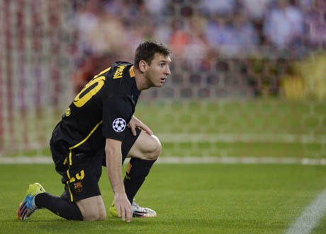 Messi Dikritik, Messi Dibela