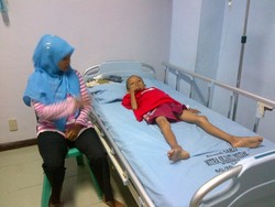 Yunus Bocah Penyemir Sepatu Dikucilkan di Sekolah karena Penyakitnya