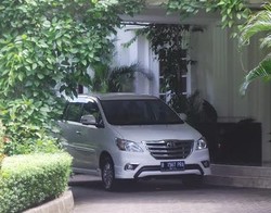 Blusukan Politik, Jokowi Gunakan Mobil Sewaan Innova Putih