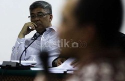 Tanyakan Donatur Rp 10 M Sengketa Pilkada Jatim, Akil: Setya dan Nirwan B?