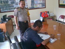 Berstatus Anggota Geng Motor, Siswa Ini Kerjakan UN di Polsek Cipayung