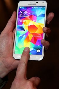 Smartphone yang Bikin Heboh di 2014