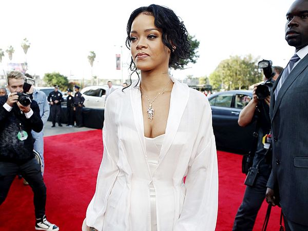 Seksi dengan Bustier ala Rihanna