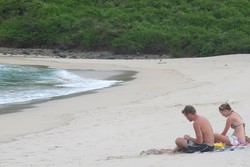 Pantai Mawun di Lombok, Tempat Sepi Bule Berbikini