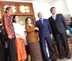 Didoakan Mahathir Jadi Presiden, Jokowi: Amiiin