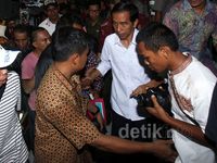 Jokowi Resmikan Pusat Jajanan Blok G